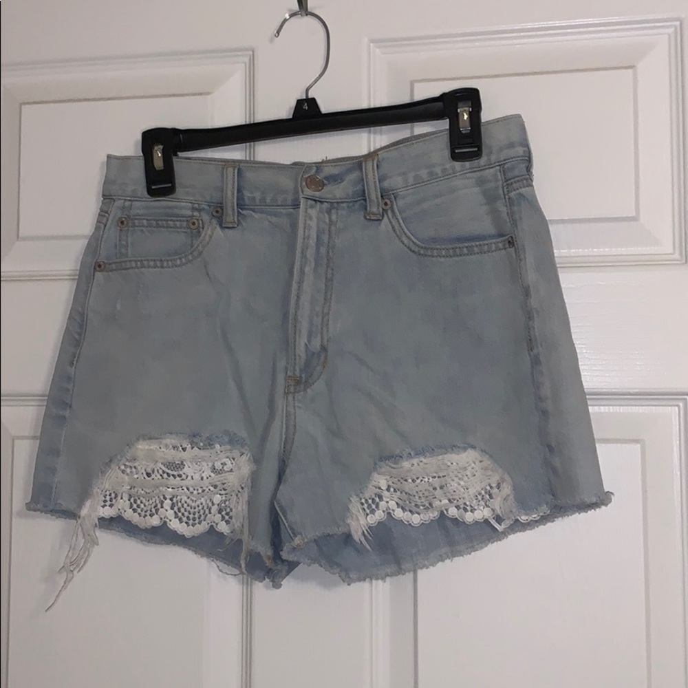 American eagle destroyed denim shorts